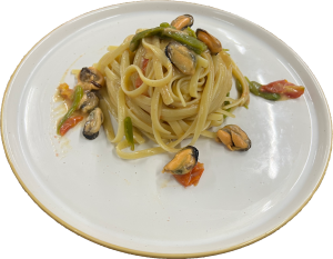 Linguine cozze, peperoncino e provolone del monaco